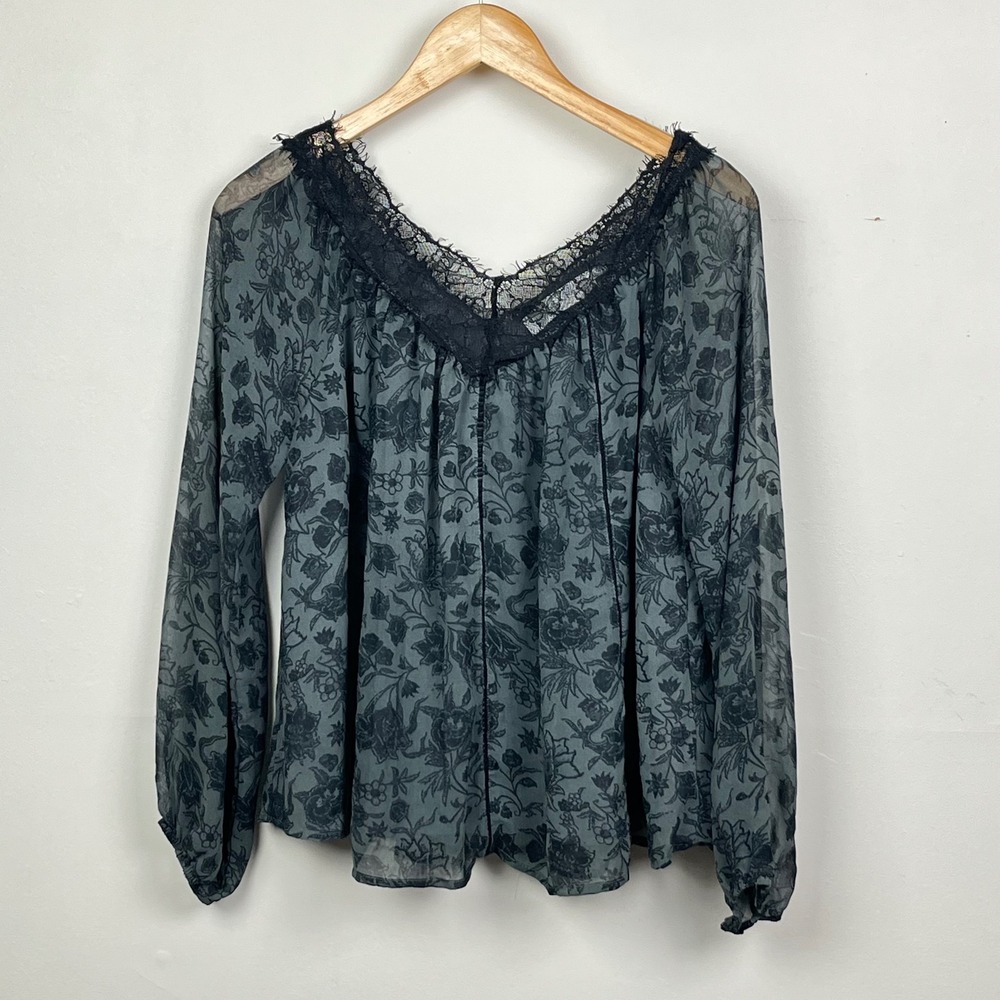 ASTR The Label Floral Lace Trim V-Neck Blouse Green Black Long Sleeve Small